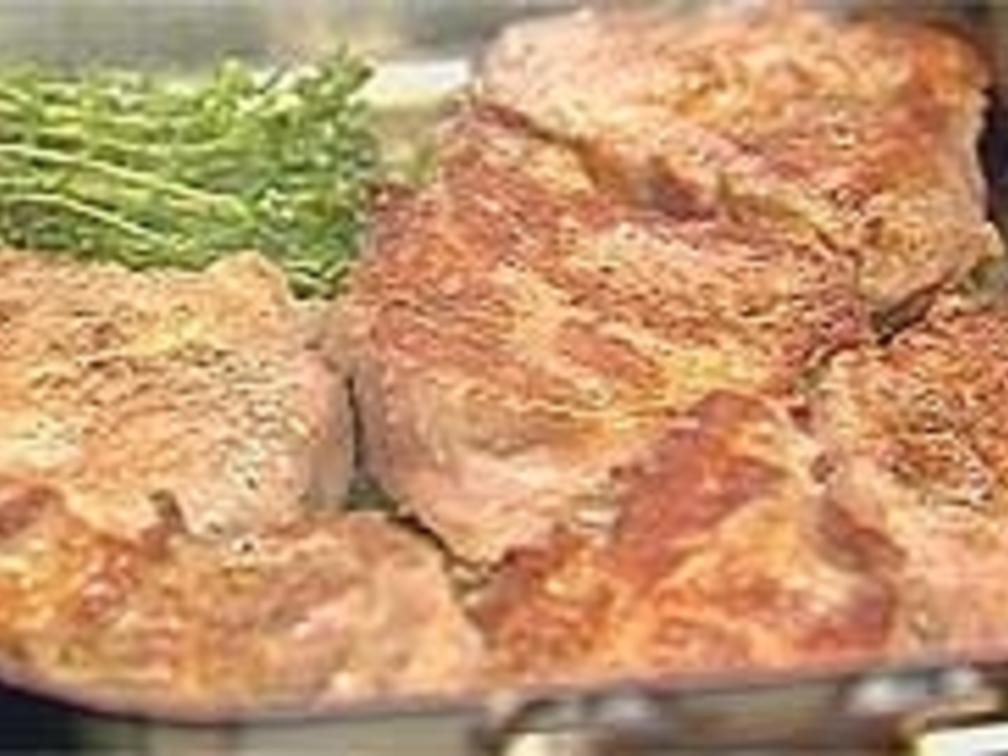 Gebratene Schweinenacken-Steaks - Rezept - kochbar.de