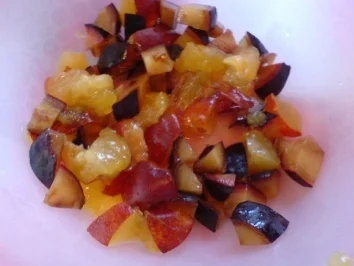 Obstsalat mit Trockenfrüchten - Rezept