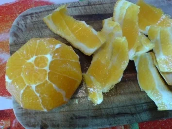 Obstsalat mit Trockenfrüchten - Rezept