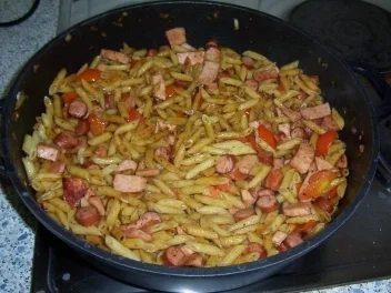 Rezept: Gaby´s Schinkenwurst-Debreziner-Gorgonzola-Pfanne Gaby´s Schinkenwurst-Debreziner-Gorgonzola-Pfanne - Rezept