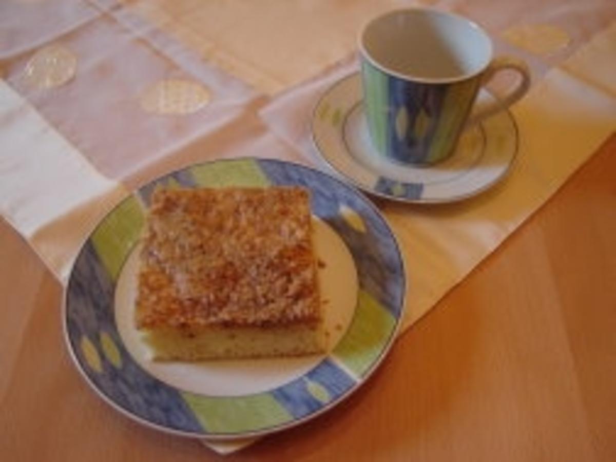 Buttermilchkuchen mit Mandeln oder Nüssen - Rezept - Bild Nr. 2