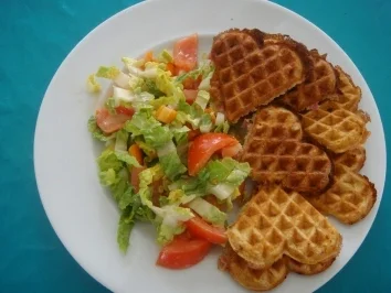 Rezept: Waffeln: Käsewaffeln und Salat Bild Nr. 4 Waffeln: Käsewaffeln und Salat - Rezept - Bild Nr. 4