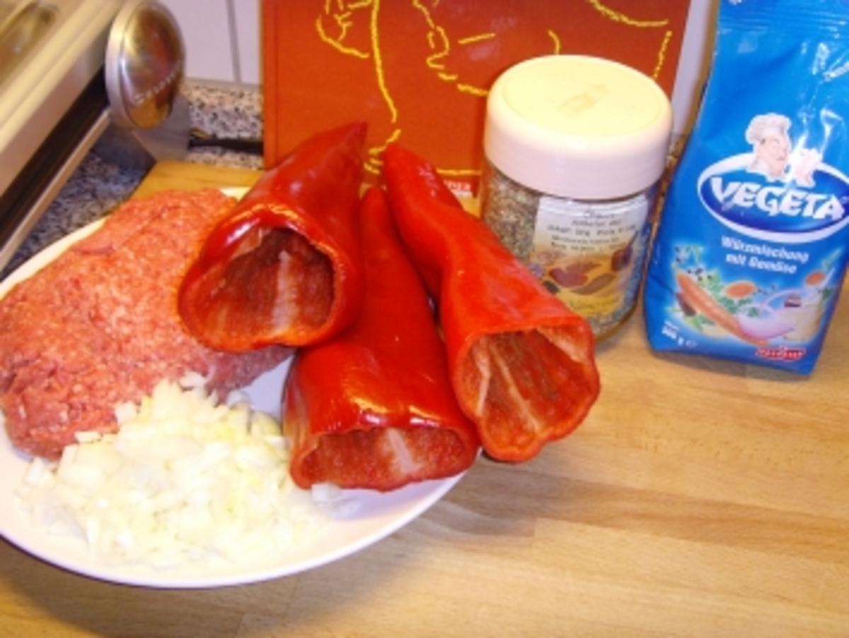 Scharf gefüllte Paprika mit Hackfleisch… - Rezept