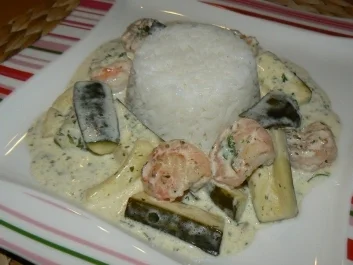 Jasminreis trifft auf Garnelen und Zucchini in einer Limetten-Sahne Sauce - Rezept