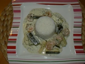 Jasminreis trifft auf Garnelen und Zucchini in einer Limetten-Sahne Sauce - Rezept