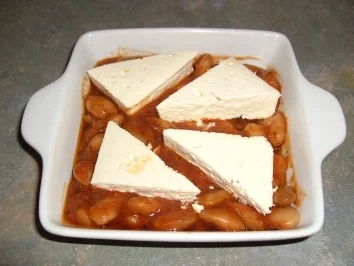 Gebackener Schafskäse mit weißen Bohnen - Rezept
