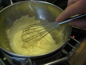 Überbackener frischer Spargel mit Orangenhollandaise & neuen gebräunten Drillingen - Rezept