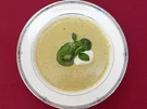Romanesco-Suppe mit Basilikumspitzen - Rezept