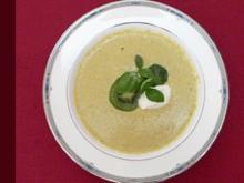 Romanesco-Suppe mit Basilikumspitzen - Rezept