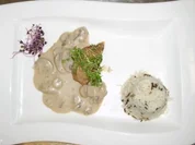 Kalbsröllchen mit Brunnenkressefüllung an Reistimbale - Rezept