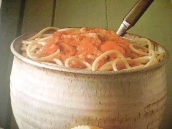 Rezept: Spagetti mit Speck und Tomatensoße Spagetti mit Speck und Tomatensoße - Rezept