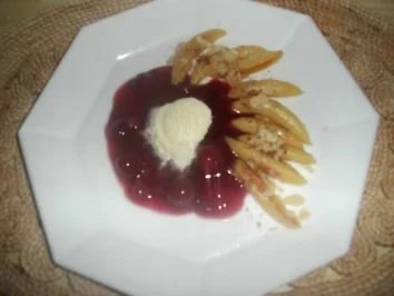 Rezept: Süße Zimt-Schupfnudeln mit Kirsch-Kompott Süße Zimt-Schupfnudeln mit Kirsch-Kompott - Rezept