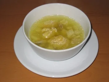 Rezept: Hühnersuppe mit Eierstich Hühnersuppe mit Eierstich - Rezept