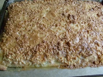 Apfelkuchen mit Mandelhaube - Rezept