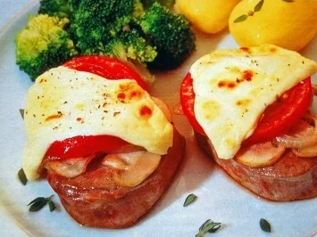 Überbackene Schweinemedaillons - Rezept