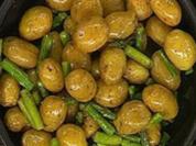 Geräucherte Kartoffeln mit gebratenem grünen Spargel - Rezept