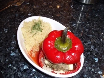 Rezept: Gefüllte Paprika mit Feta und Hackfleisch Gefüllte Paprika mit Feta und Hackfleisch - Rezept