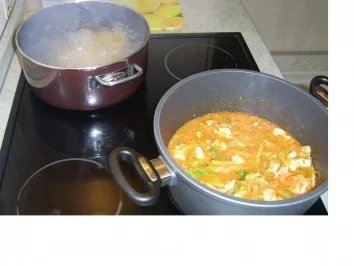 Hähnchenbrustfiletstreifen in Wermuth-Sauce zu Teigwaren - Rezept