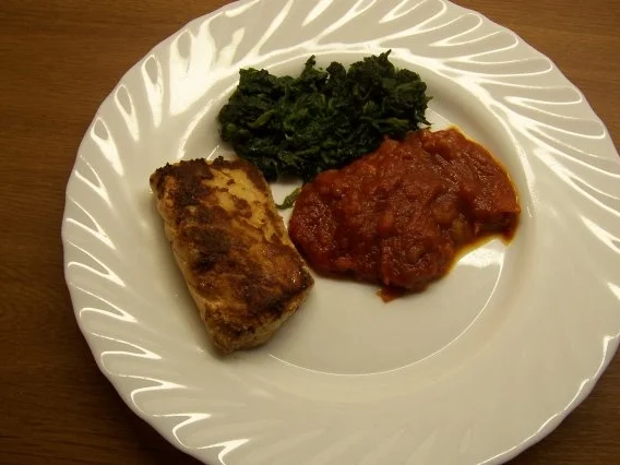 Rezept: Pangasiusfilet auf Spinatbett mit Schmortomaten Bild Nr. 2 Pangasiusfilet auf Spinatbett mit Schmortomaten - Rezept - Bild Nr. 2