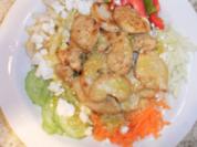 Gemischter Salat mit Hähnchenbrust und Schafkäse - Rezept