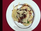 Erdbeer-Rucola-Ravioli mit Straußenfilet an Balsamicojus - Rezept