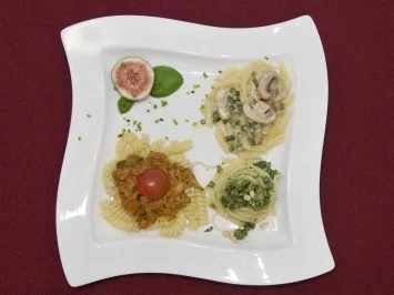 Rezept: Pasta Norberto - Tris di Pasta, 3 verschiedene Nudelsorten à 100 g (Norbert Schramm) Pasta Norberto - Tris di Pasta, 3 verschiedene Nudelsorten à 100 g (Norbert Schramm) - Rezept