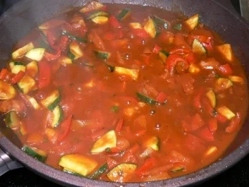 Rezept: scharfes Putengulasch "italiano" scharfes Putengulasch "italiano" - Rezept