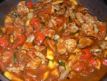 Rezept: scharfes Putengulasch "italiano" scharfes Putengulasch "italiano" - Rezept