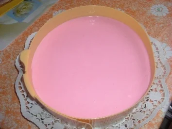 Rezept: TORTE: ERDBEER-QUARK-TORTE Bild Nr. 6 TORTE: ERDBEER-QUARK-TORTE - Rezept - Bild Nr. 6