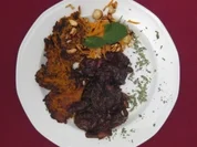 Straußen-Feigen-Pflaumen-Gulasch an Butternut-Süßkartoffel-Bratlingen und - Rezept