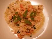 Zitronenravioli in Flusskrebssoße mit gerösteten Pinienkernen - Rezept