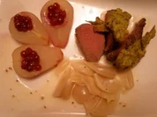 Rehfilet mit Kräuterkruste an Babybirnen gefüllt mit Preiselbeeren - Rezept