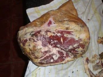 1. Langzeitprojekt Schweinekeule in der Asche gereift - Rezept - Bild Nr. 8