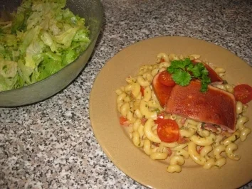 Schnelle scharfe Nudelpfanne mit Fleischkäse - Rezept