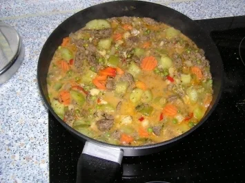 Hackpfanne mit Gurke - Rezept