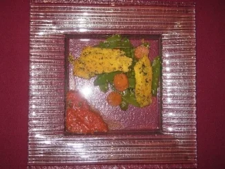 Loup de mer in Kräuterpanade auf asiatischem Sesamsalat - Rezept