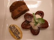 Quarknocken auf Zwetschgenkompott und Schokoparfait - Rezept