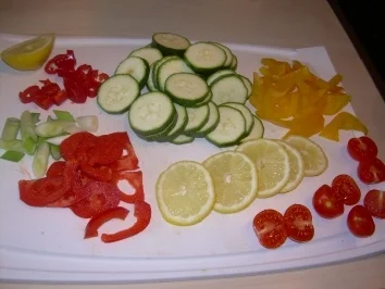 Rezept: Forelle im feurigen Gemüsebett... Forelle im feurigen Gemüsebett... - Rezept