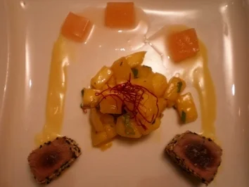 Rezept: Tunfischtataki an Wasabi- mayonnaise, Grapefruitgelee u. Mangokompott Tunfischtataki an Wasabi- mayonnaise, Grapefruitgelee u. Mangokompott - Rezept