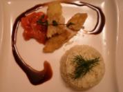 Barsch auf Erdbeer-Tomaten- gemüse an Reis mit Honig- Balsamicojus - Rezept