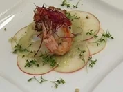 Apfel-Carpaccio an Avocado- dressing und pikanten - Rezept