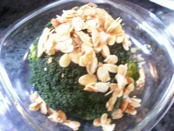 FLEISCH: Emis Hähnchenbrustfilets in mediterraner Sauce mit Conchiglioni und Brokkoli - Rezept - Bild Nr. 4