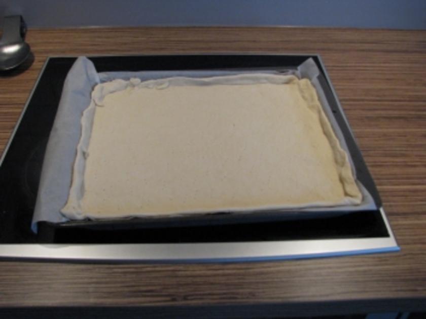 KUCHEN Zwiebelkuchen a la Silke - einfach - 104 kcal/100g KUCHEN Zwiebelkuchen a la Silke - einfach - 104 kcal/100g