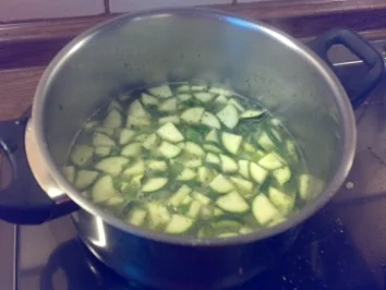 Zucchini-Mais-Cremesuppe - Rezept