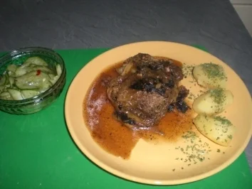 Weißkohlrouladen mit Gurkensalat thail. Art (könnt ihr in meinem KB nachlesen perfekt. Kombi - Rezept