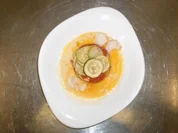 Rezept: Türmchen aus Kabeljau und Gemüse m. Weißweinsoße an Jakobsmuscheln Türmchen aus Kabeljau und Gemüse m. Weißweinsoße an Jakobsmuscheln - Rezept