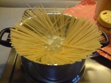 Rezept: Thunfischnudeln Thunfischnudeln - Rezept