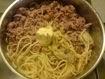 Rezept: Thunfischnudeln Thunfischnudeln - Rezept