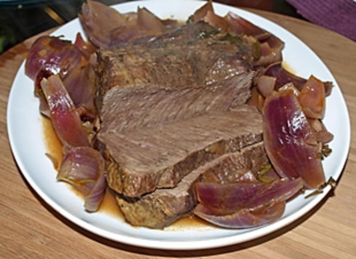 Fleisch: Rinderbraten mit roten Weinzwiebeln - Rezept