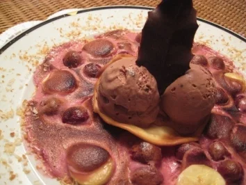 Überbackener KIBA - Traum mit Schokoladeneiscreme in der Hippenschale - Rezept